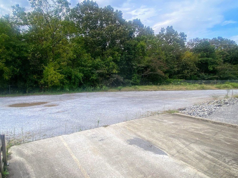 Former IGA Grocery Store : 6071 US --411 , Benton, TN 37307